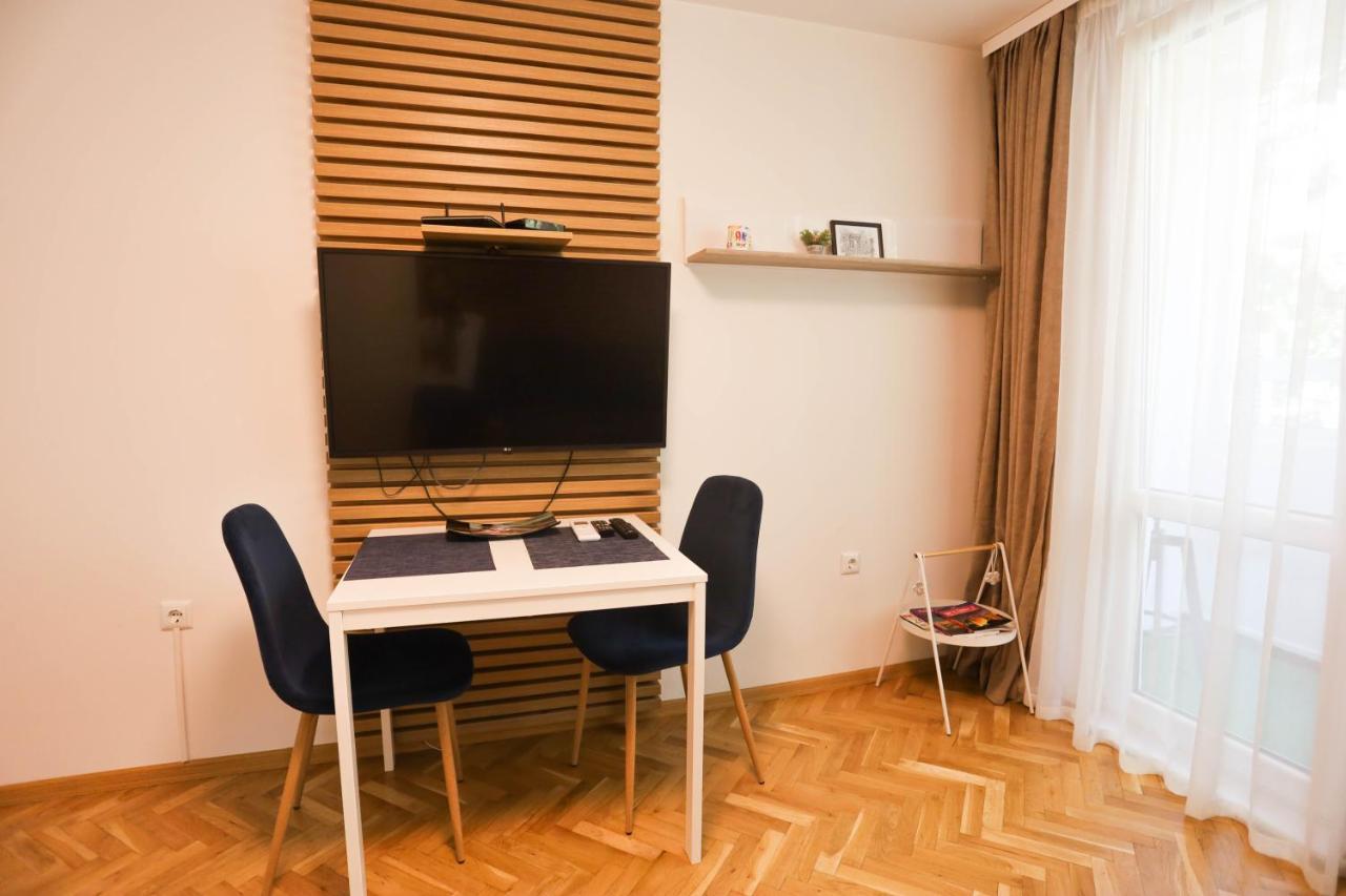 White Central Apartment Varna Exterior photo