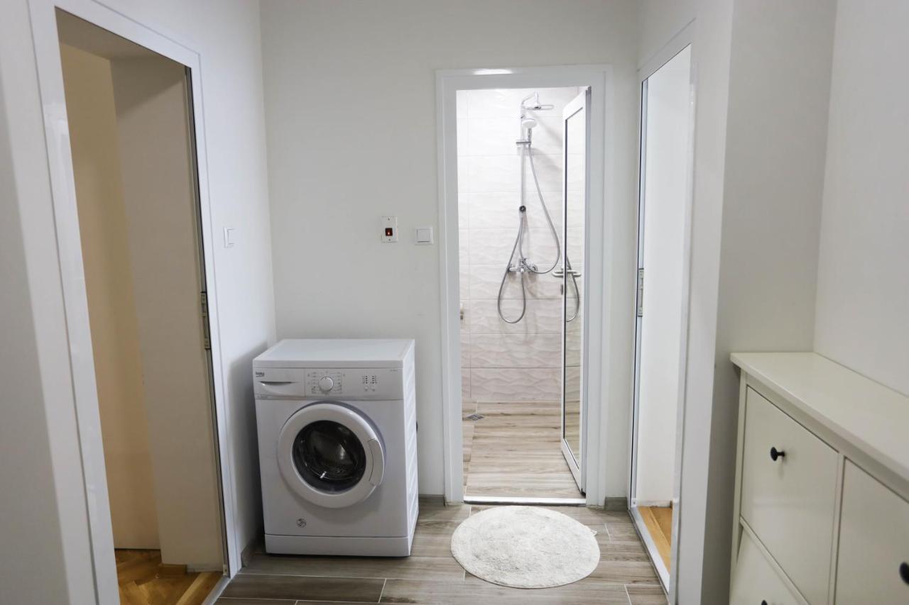 White Central Apartment Varna Exterior photo